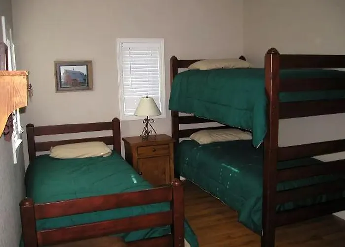 Beautifully Furnished Barn Getaway Located On A Sustainable Living Farm Near Metropolis, Illinois Grantsburg