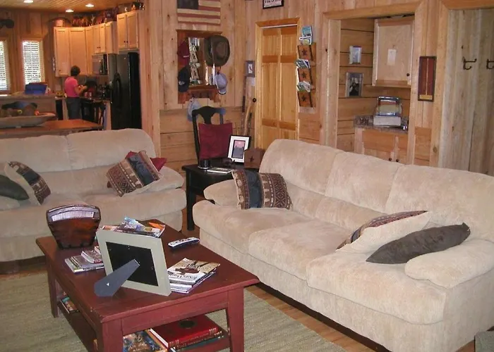 Beautifully Furnished Barn Getaway Located On A Sustainable Living Farm Near Metropolis, Illinois Holiday home Grantsburg